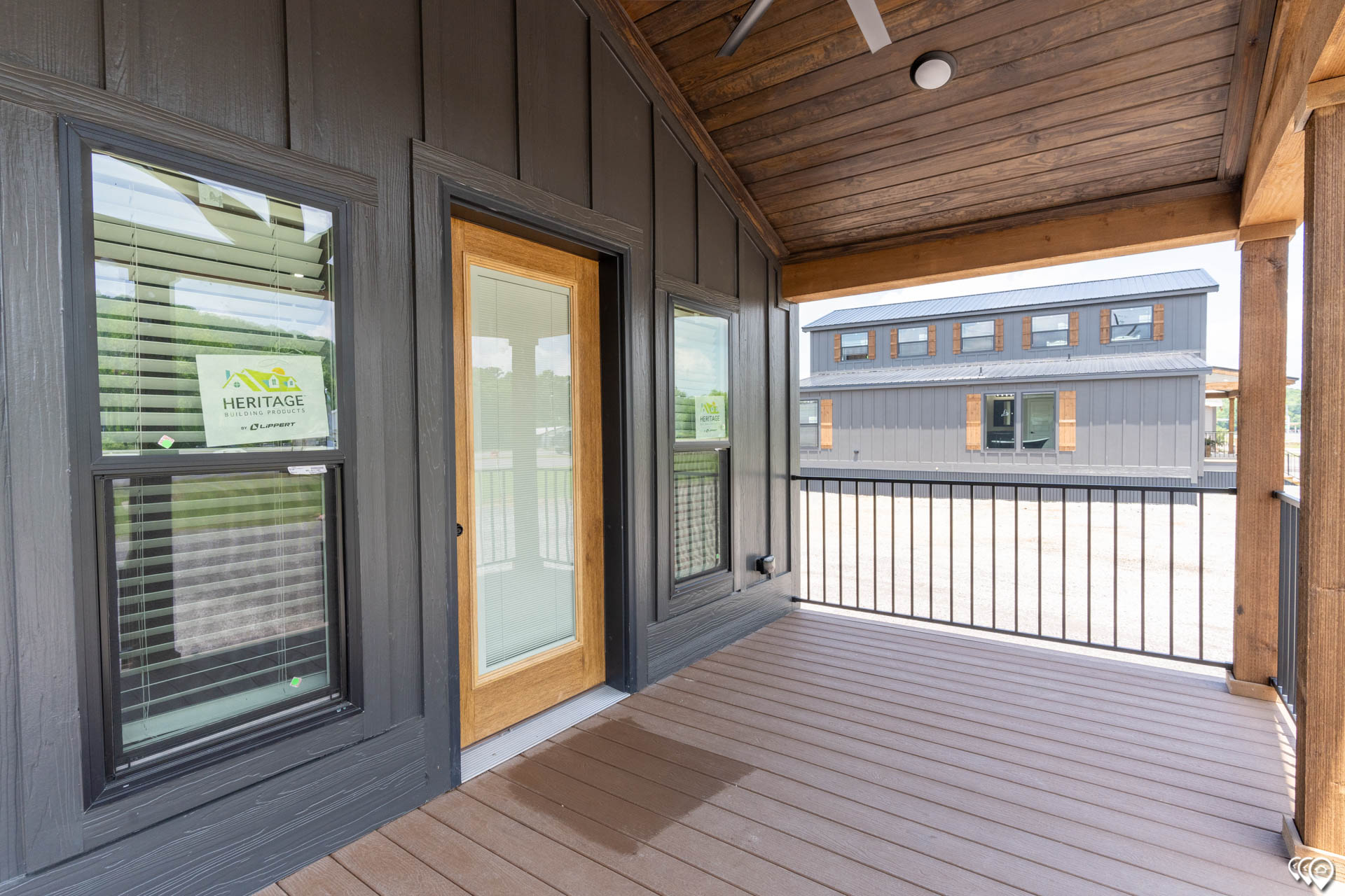 Cozy-Cabin-DVHBSS-MONL-1644-ext-4