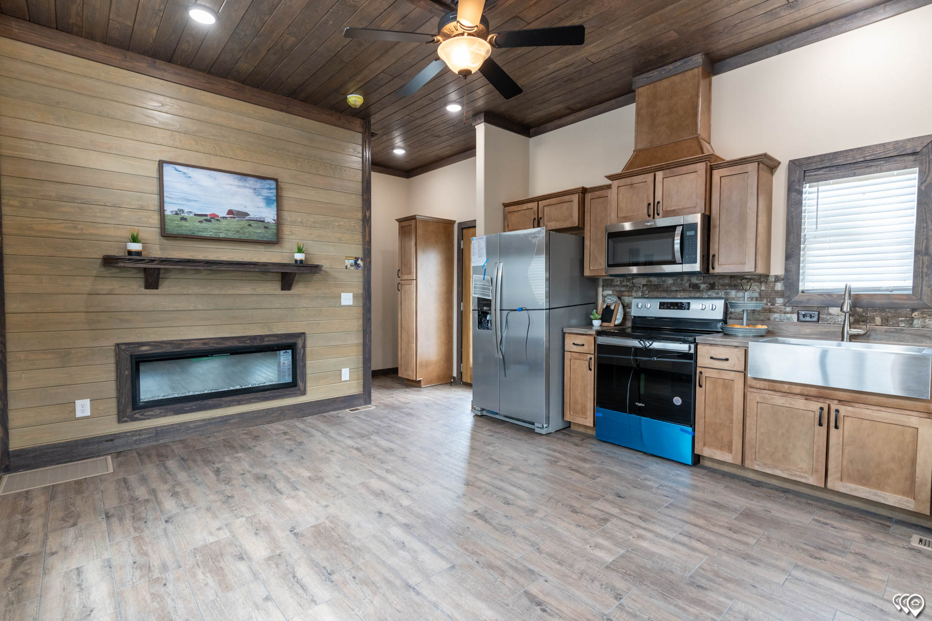 Cozy-Cabin-DVHBSS-MONL-1644-int-1