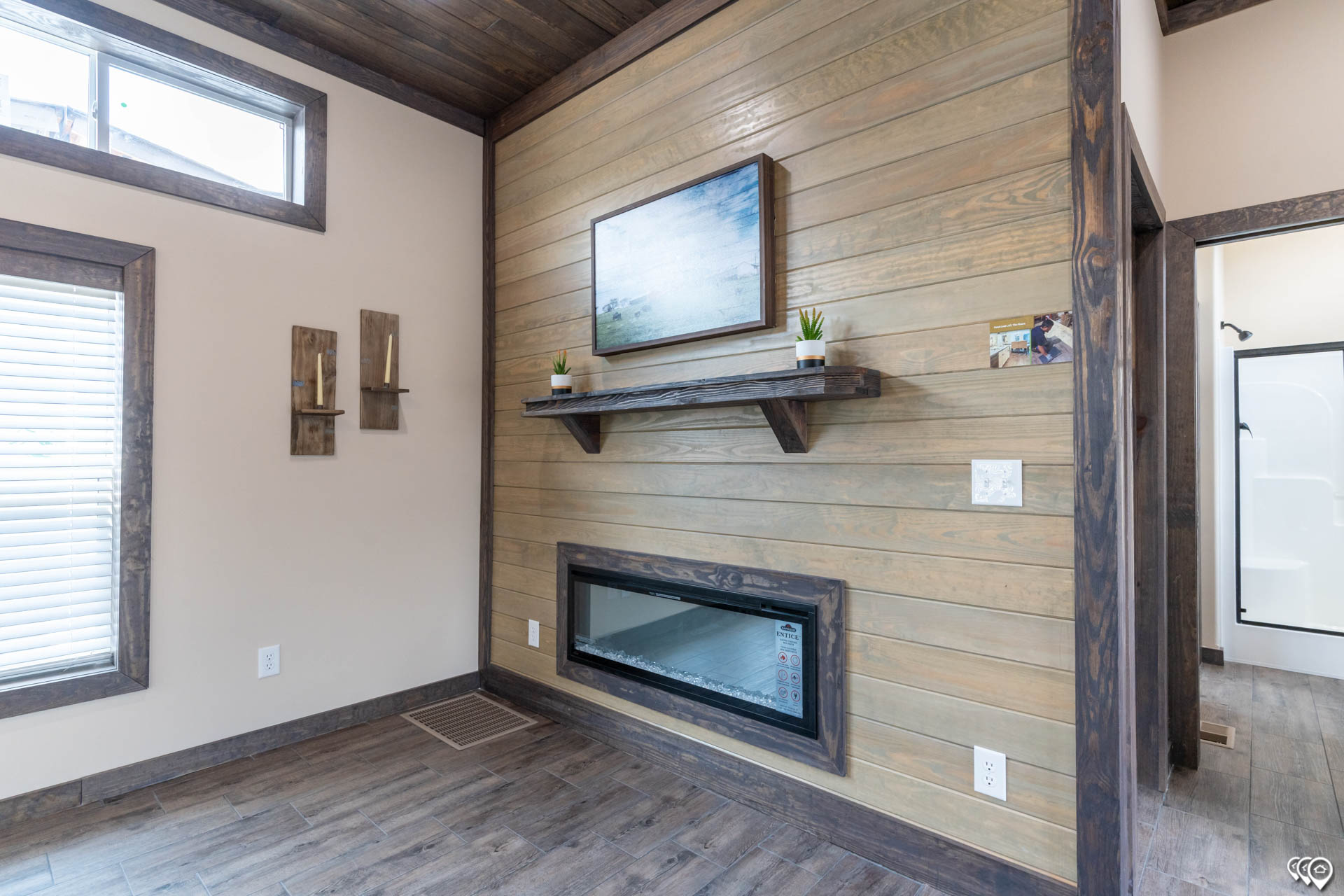 Cozy-Cabin-DVHBSS-MONL-1644-int-4