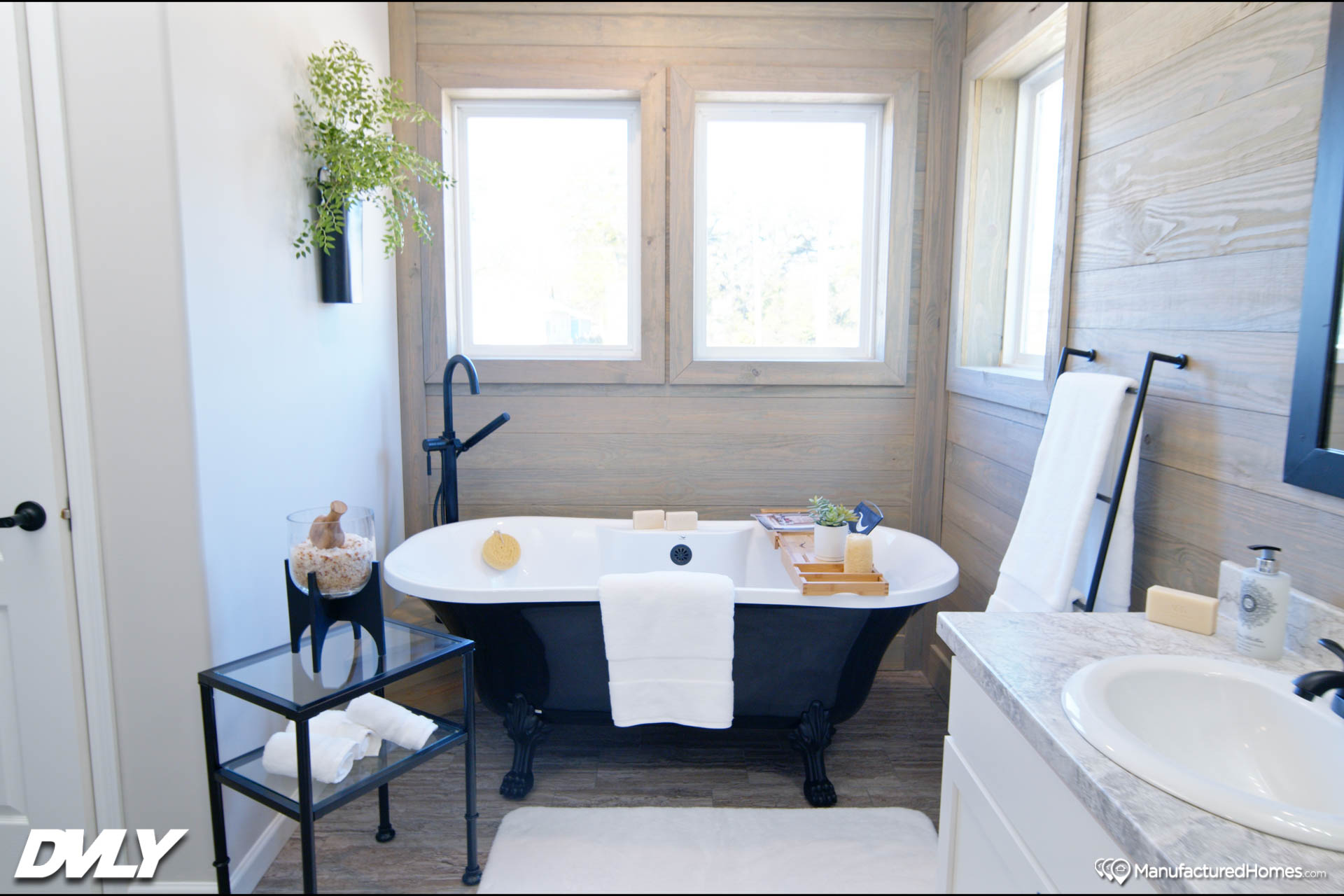 The-Oasis-WL-6811-bath-3