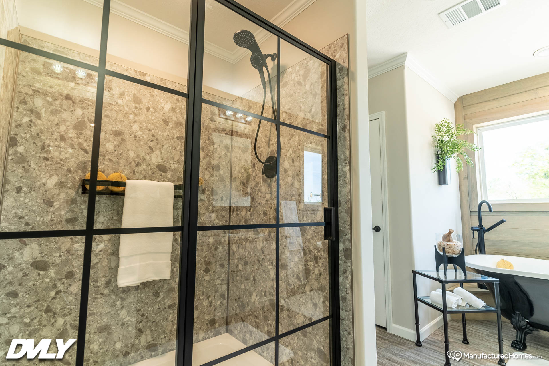 The-Oasis-WL-6811-bath-5