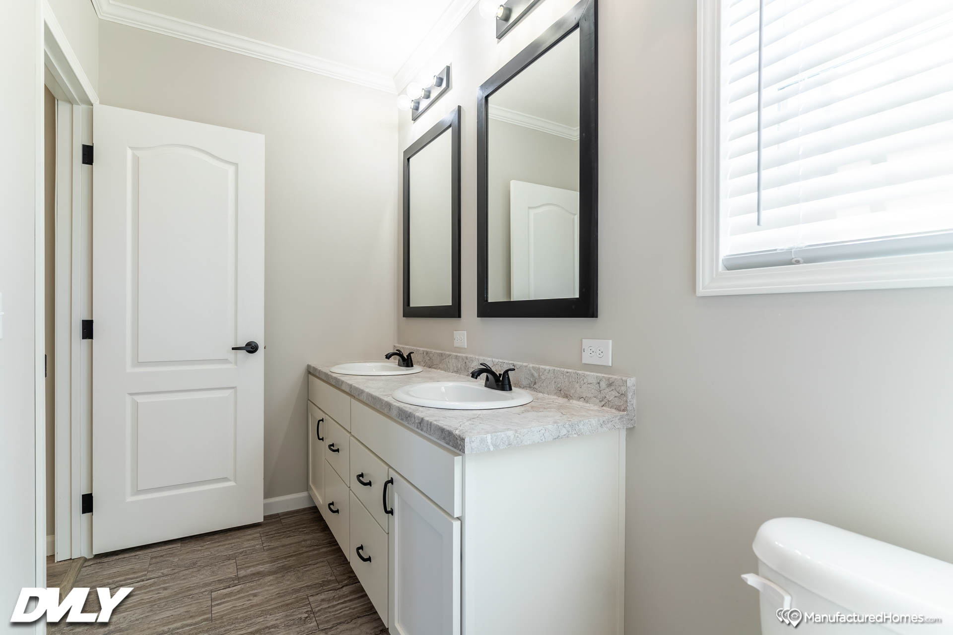 The-Oasis-WL-6811-bath-9
