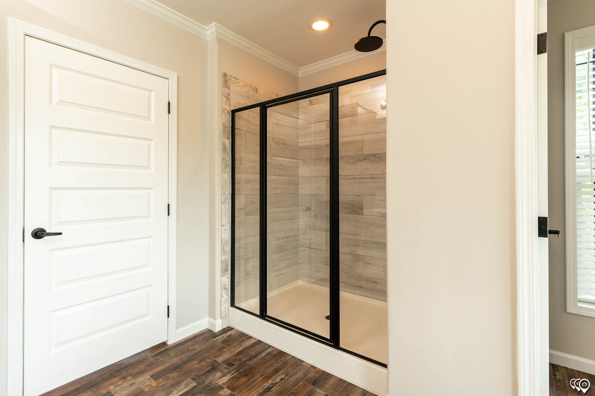 The-Woodside-DVHBSS-6603C-bath-3