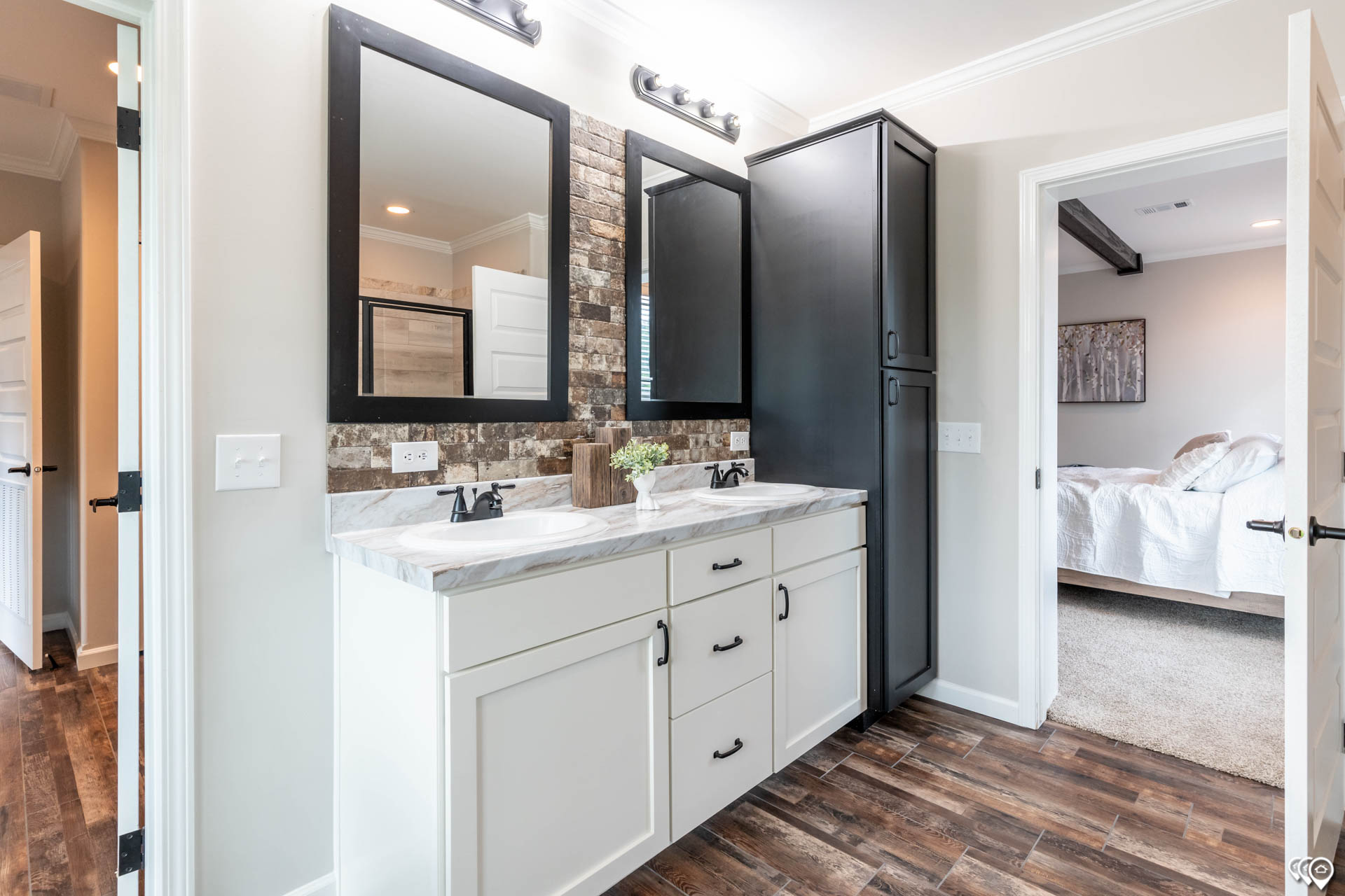 The-Woodside-DVHBSS-6603C-bath-4