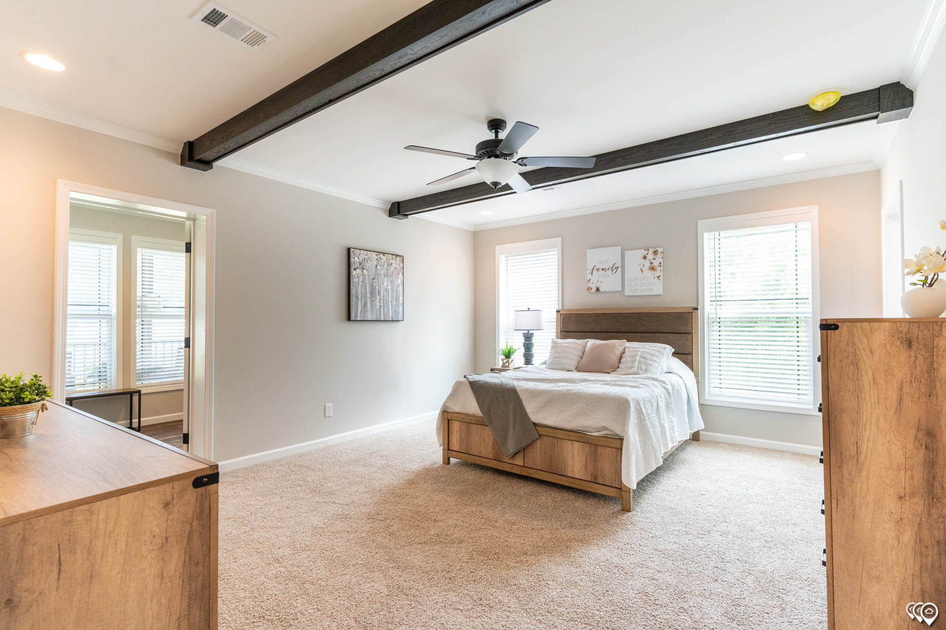 The-Woodside-DVHBSS-6603C-bed-2