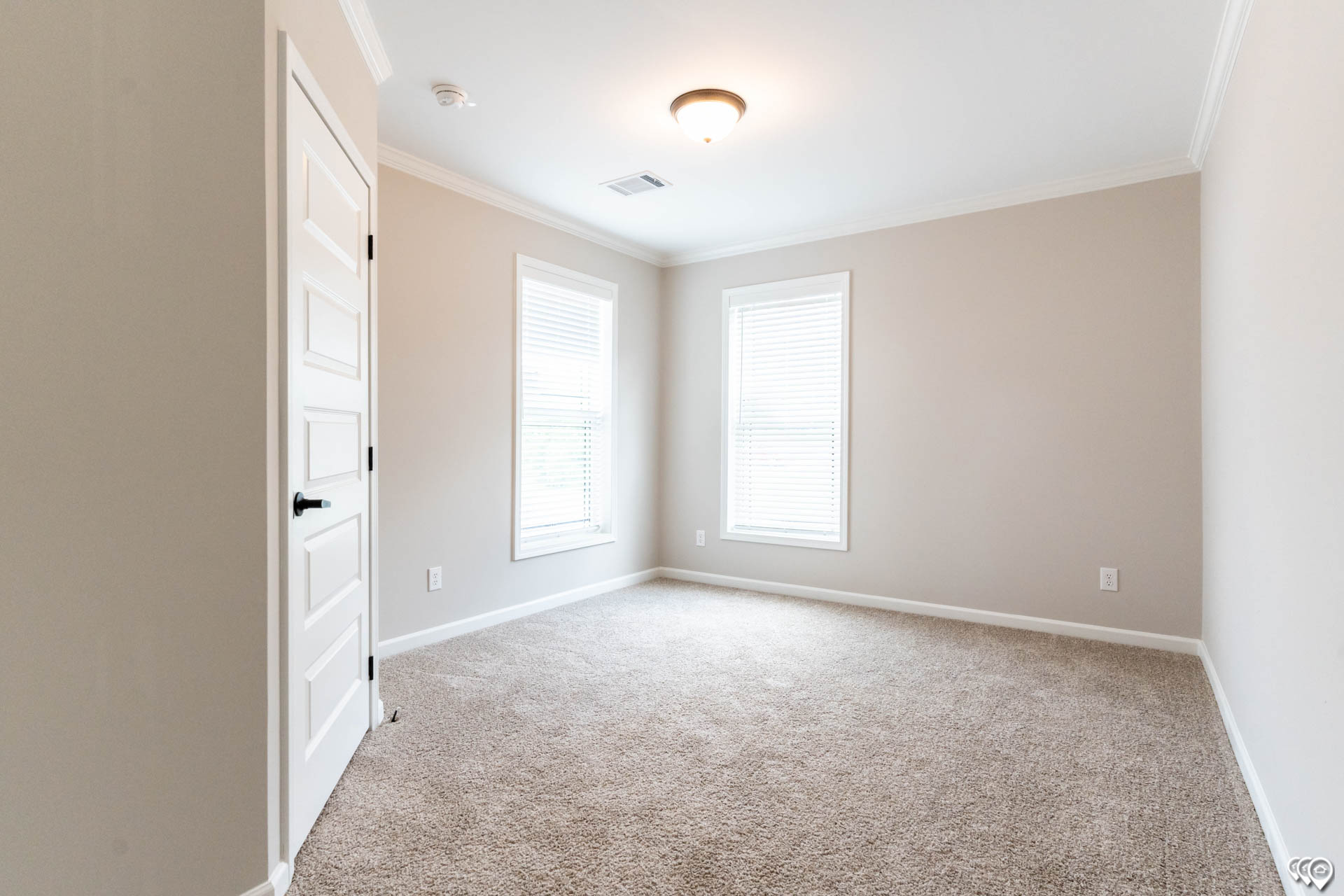 The-Woodside-DVHBSS-6603C-bed-4