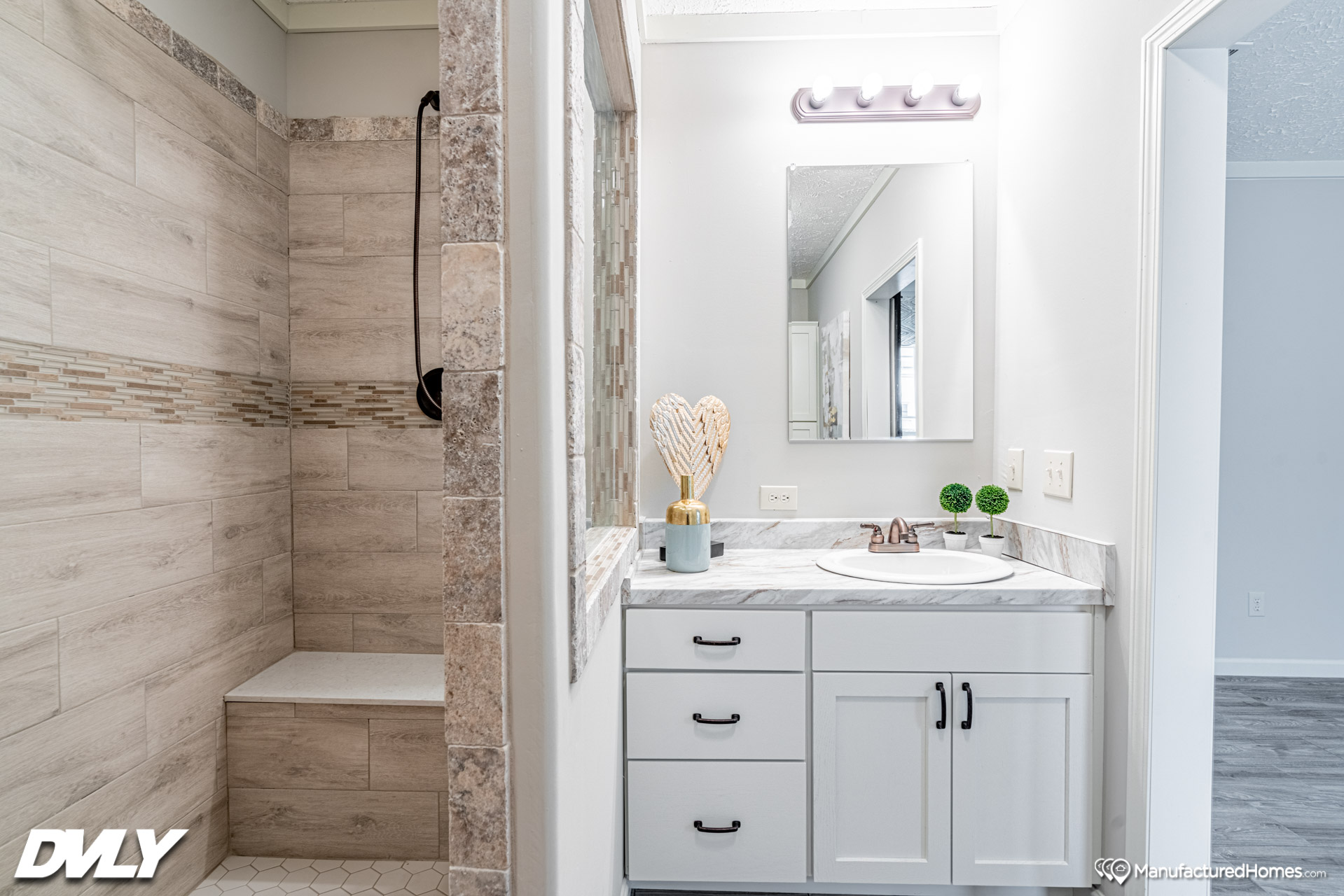 grandan-homes-The-Haven-B-WL-4501B-bath-2