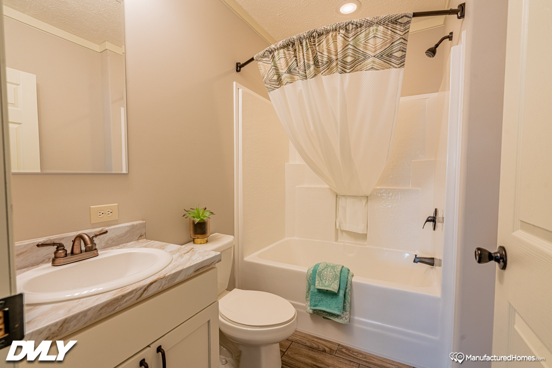 grandan-homes-The-Haven-B-WL-4501B-bath-3