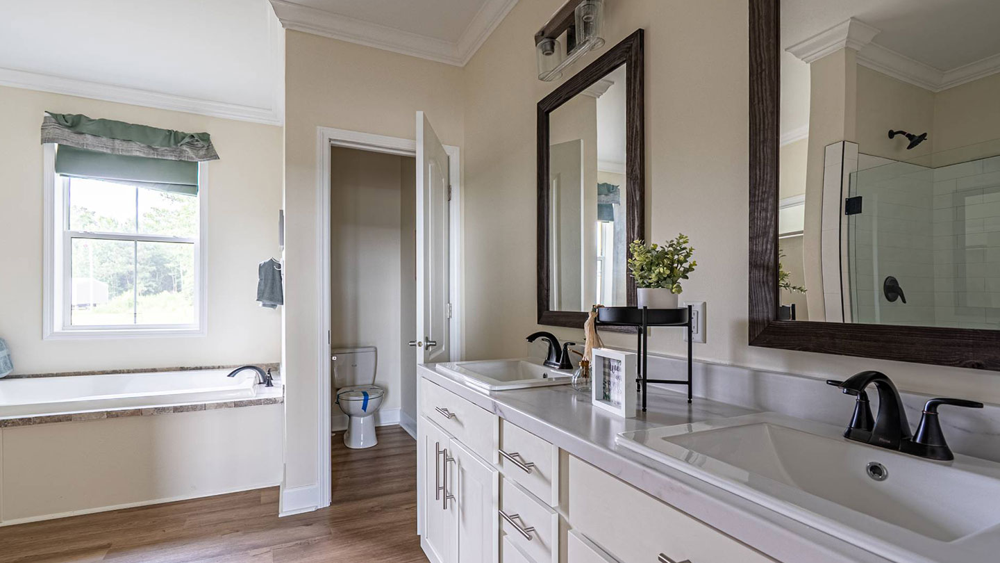 The-Maggie-623-84-4-32-V2-bath-1